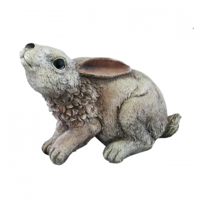 Lapin assis peint